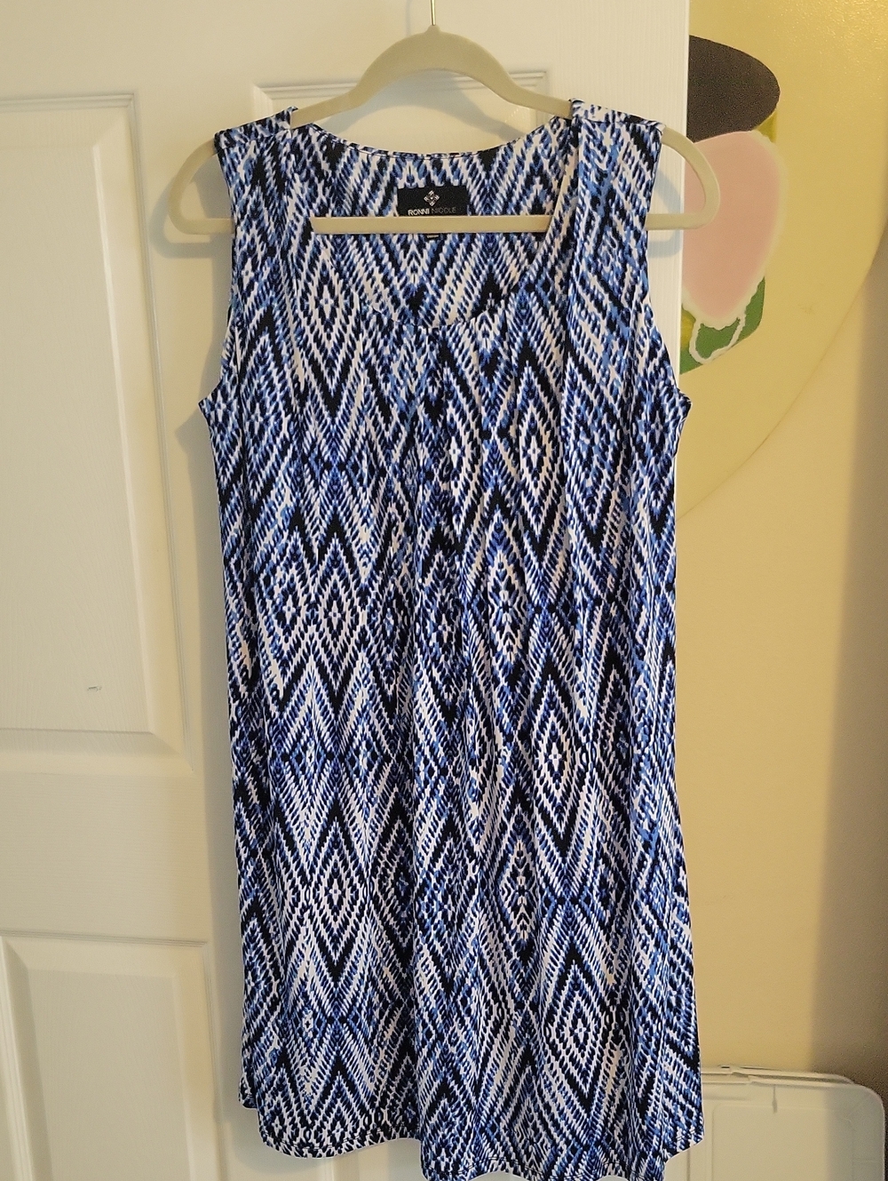 Ronni Nicole Sz12 Blue and White Geometric Sleeveless Midi Pleated Front Dress